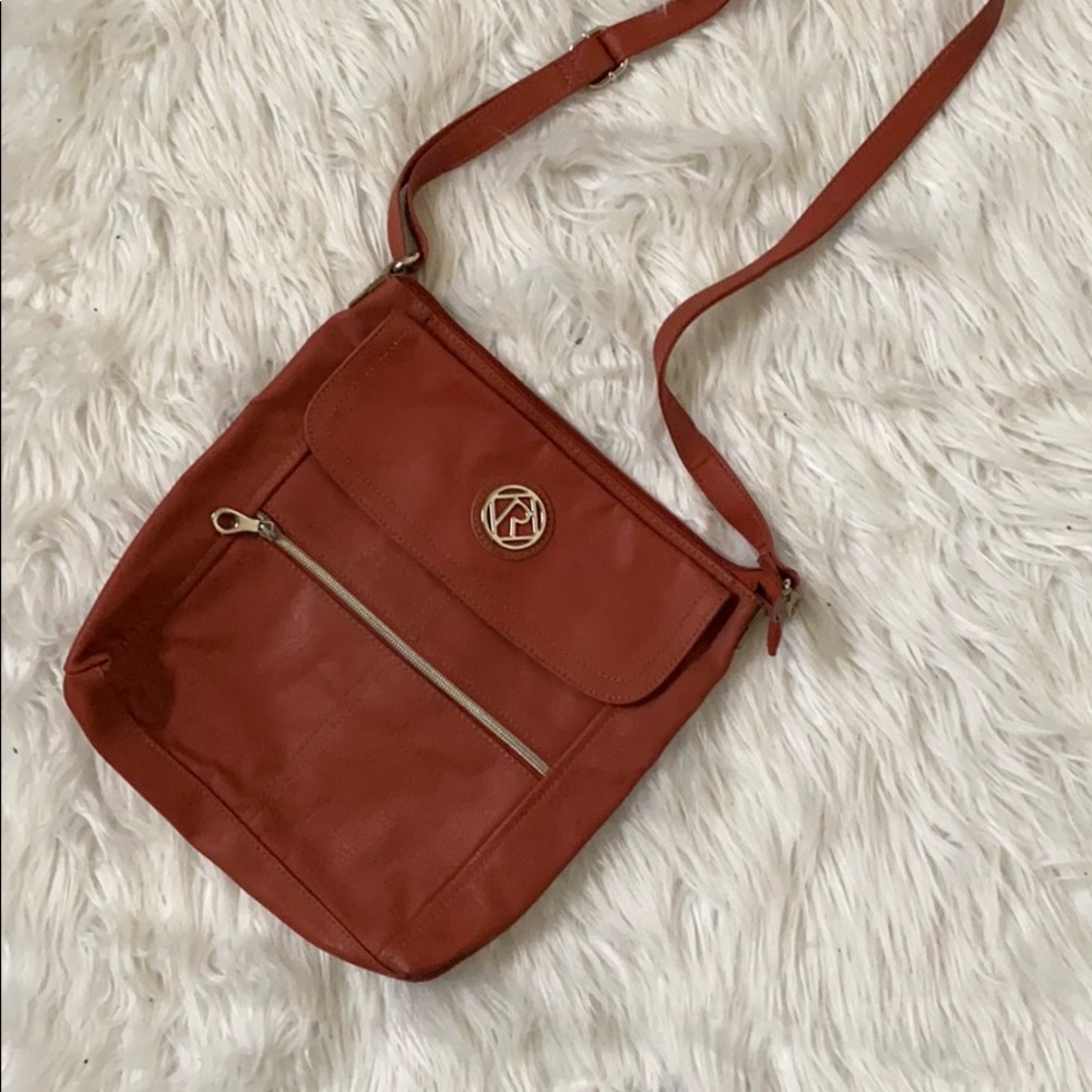 • Relic Satchel •